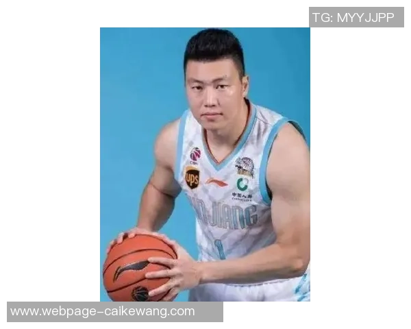 李根：从篮球场上的闪耀明星到生活中的坚韧奋斗者